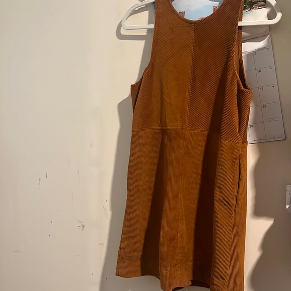 This gorgeous piece no longer fits me. It’s great for fall and winter. - Picture 2 of 2